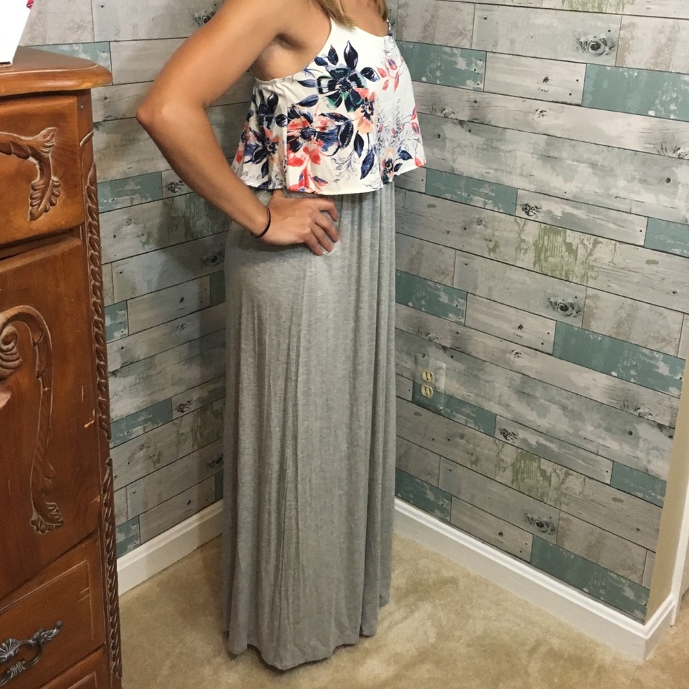 Beautiful Summer crop top maxi dress 😍